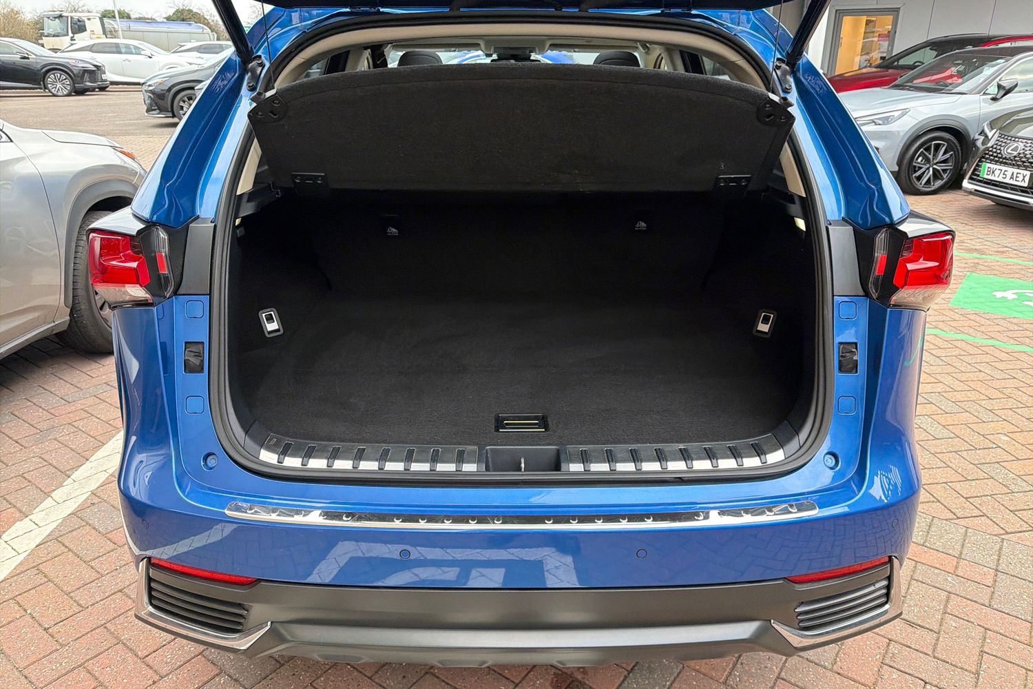 Used Lexus NX 2018 for sale - 77372526: Photo 10