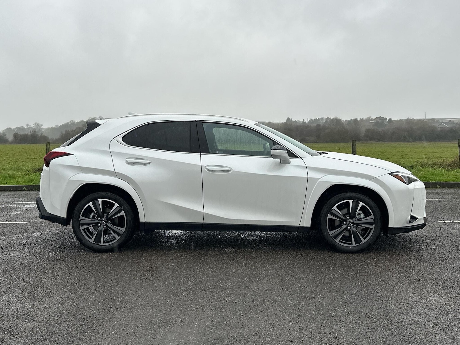 Used Lexus UX 2025 for sale - 76670962: Photo 4