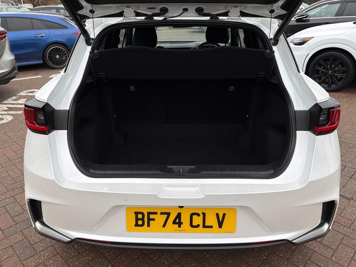 Used Lexus LBX 2024 for sale - 77855121: Photo 10