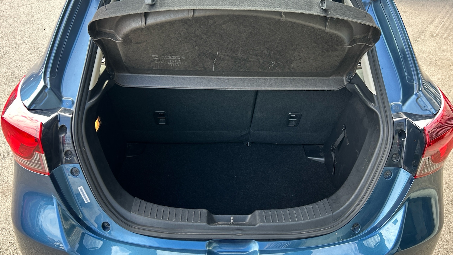 Used Mazda Mazda2 2023 for sale - 77901463: Photo 4