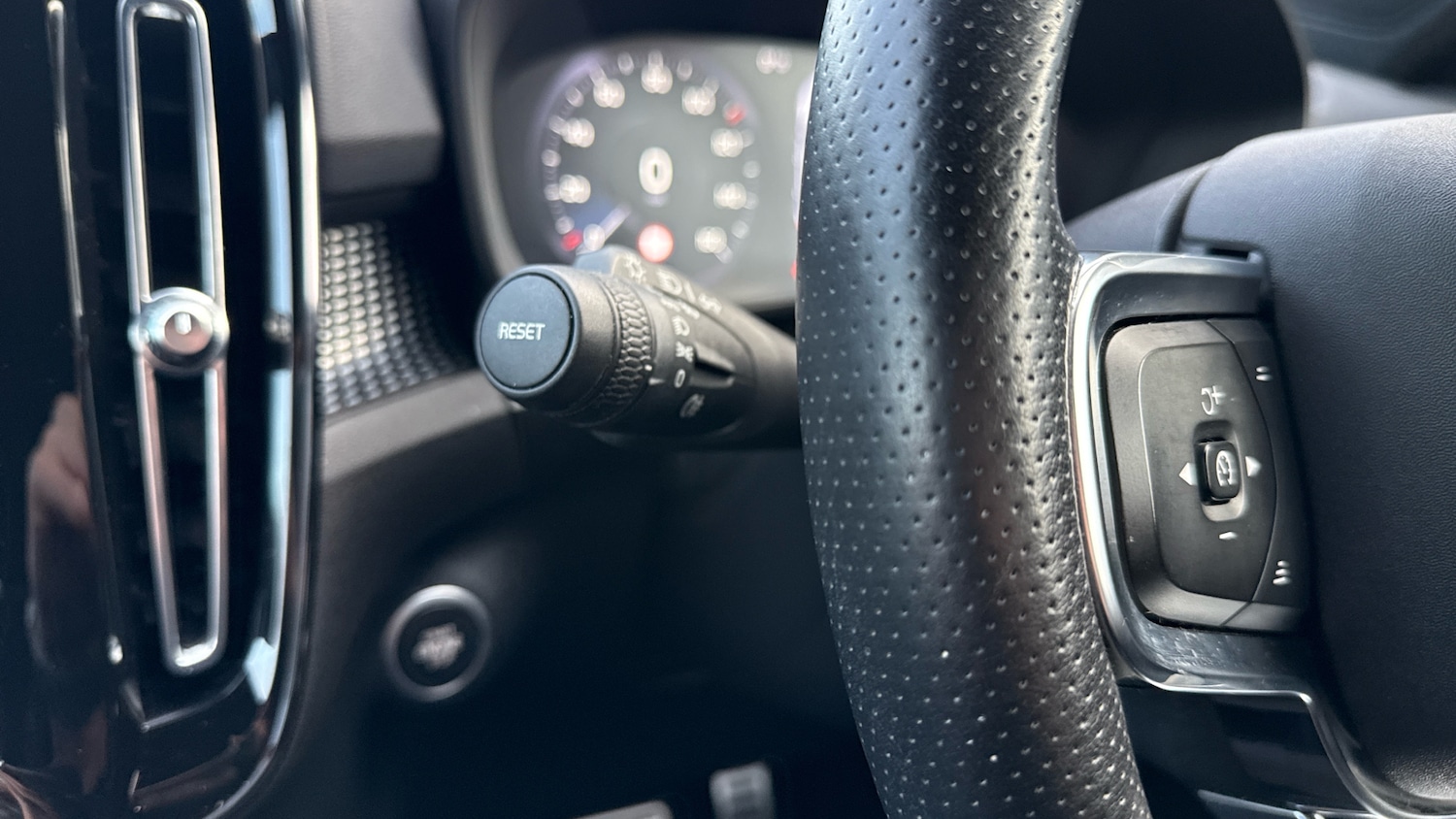 Used Volvo XC40 2021 for sale - 77195634: Photo 30