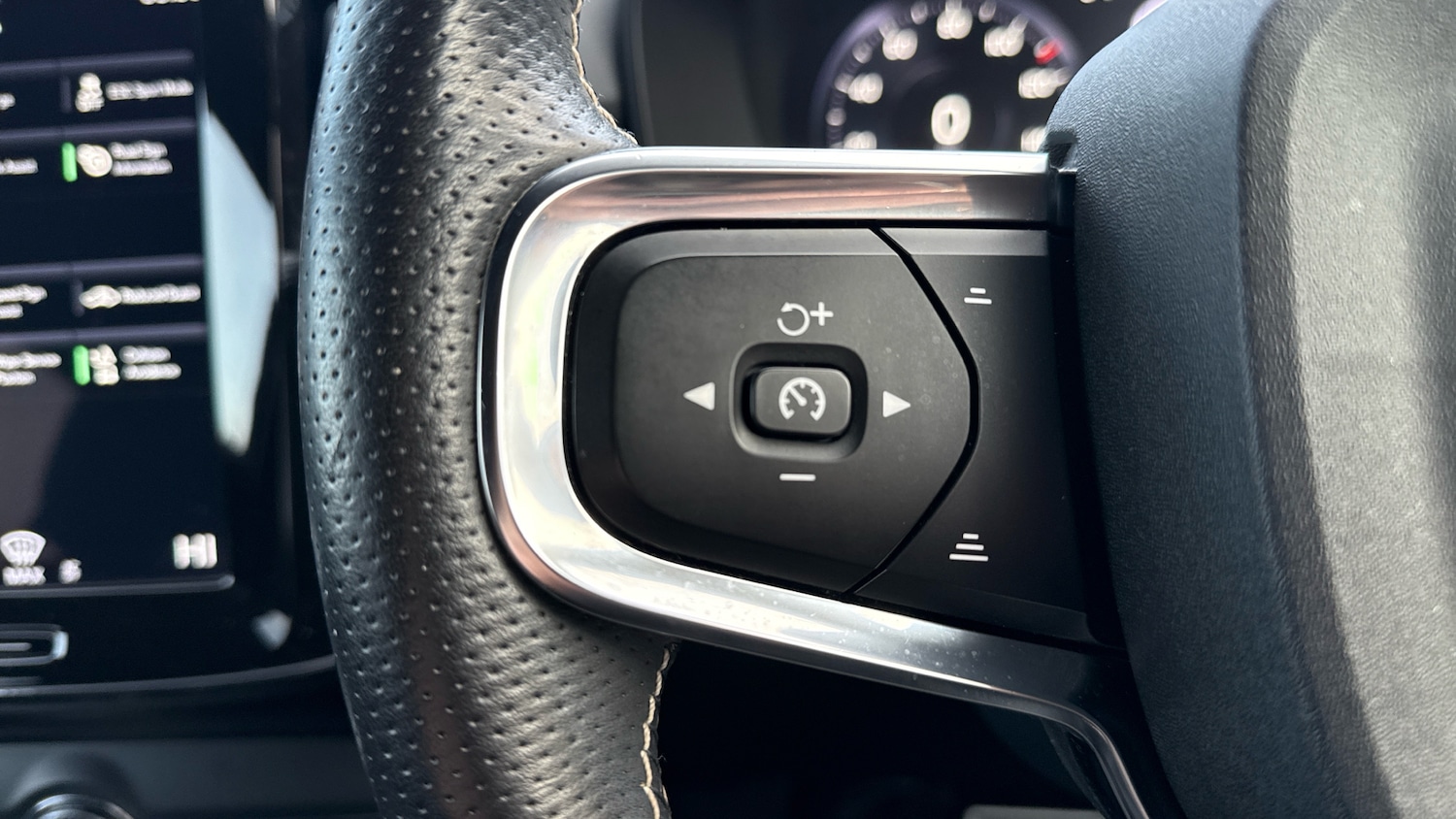 Used Volvo XC40 2021 for sale - 77195634: Photo 31