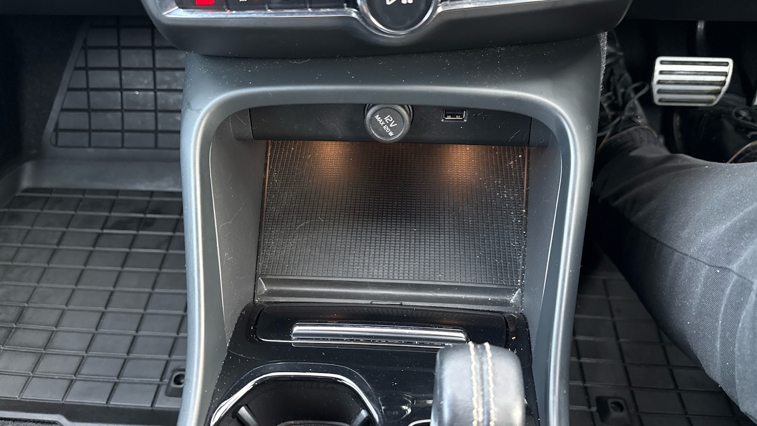 Used Volvo XC40 2021 for sale - 77195634: Photo 37