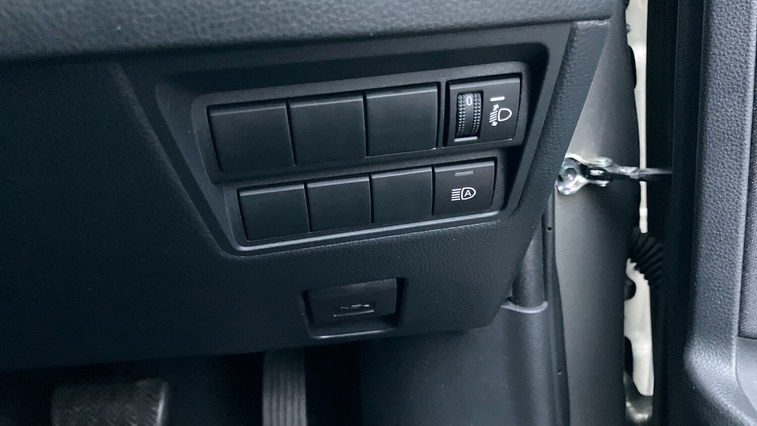 Used Mazda Mazda2 HYBRID 2023 for sale - 77489877: Photo 29