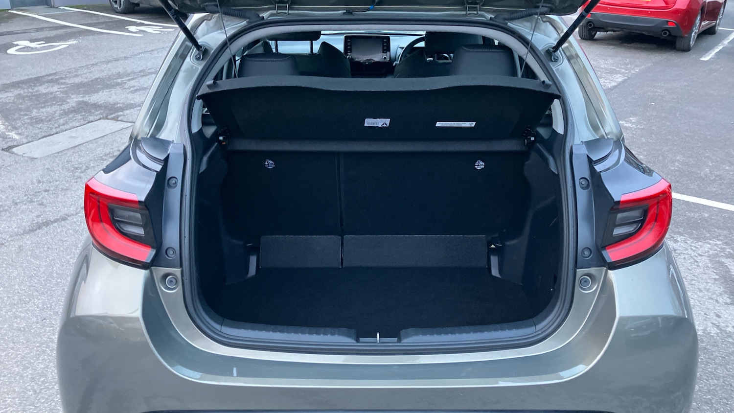 Used Mazda Mazda2 HYBRID 2023 for sale - 77489877: Photo 4