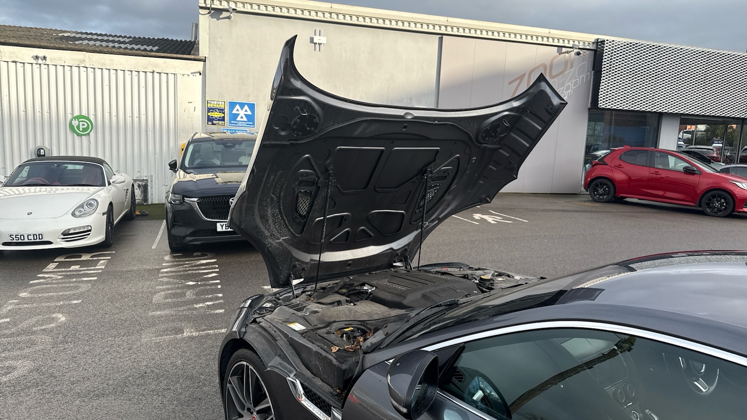 Used Jaguar F-Type 2017 for sale - 76948170: Photo 8