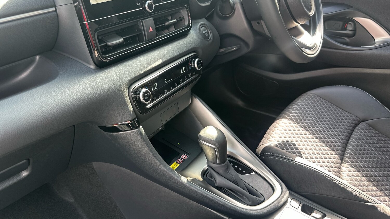 2025 Mazda Mazda2 HYBRID 1.5i Hybrid Homura Plus 5dr CVT Hybrid Hatchback Hatchb - Picture 13 of 24
