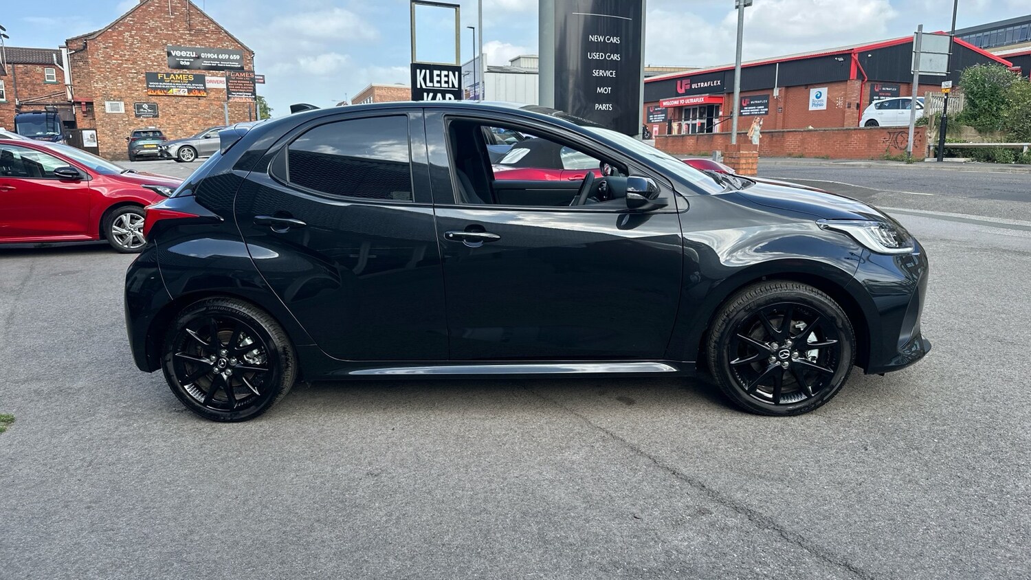 2025 Mazda Mazda2 HYBRID 1.5i Hybrid Homura Plus 5dr CVT Hybrid Hatchback Hatchb - Picture 21 of 24