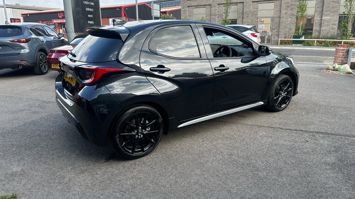 2025 Mazda Mazda2 HYBRID 1.5i Hybrid Homura Plus 5dr CVT Hybrid Hatchback Hatchb - Picture 22 of 24