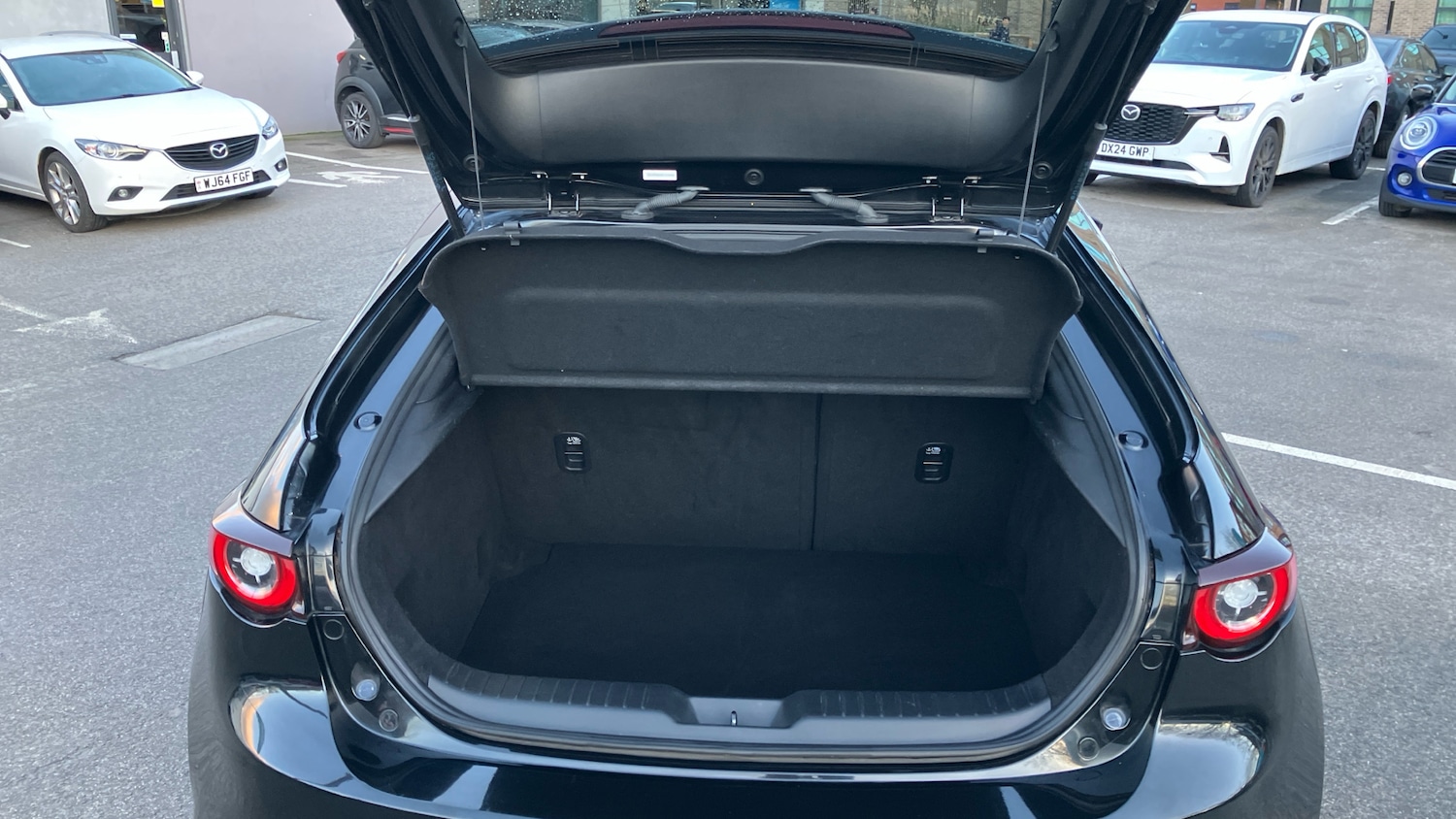 Used Mazda Mazda3 2023 for sale - 77578110: Photo 4