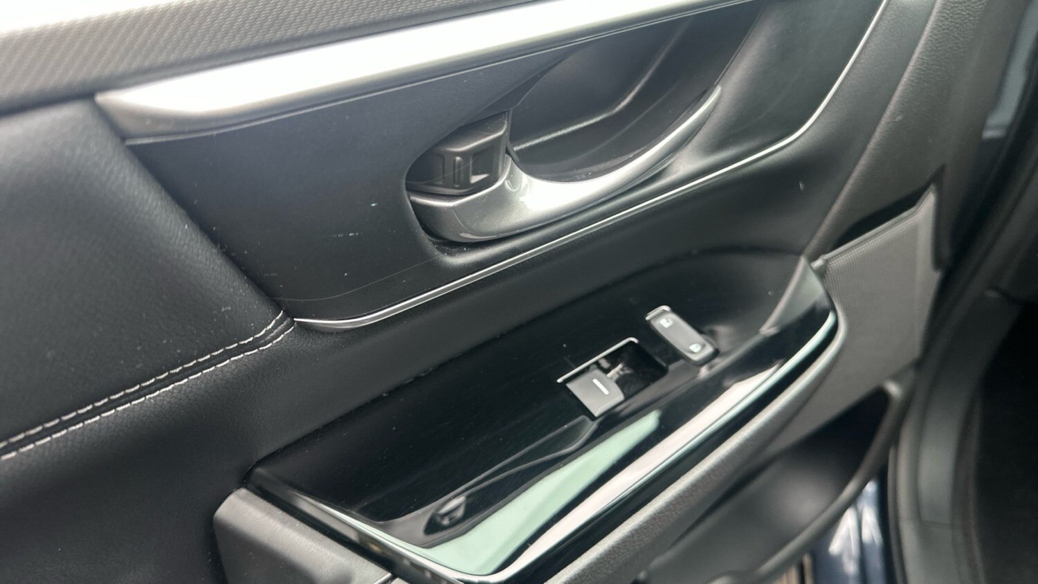 2022 Honda CR-V 2.0 i-MMD Hybrid SR 5dr eCVT Hybrid Estate Estate Hybrid Automat - Picture 8 of 24
