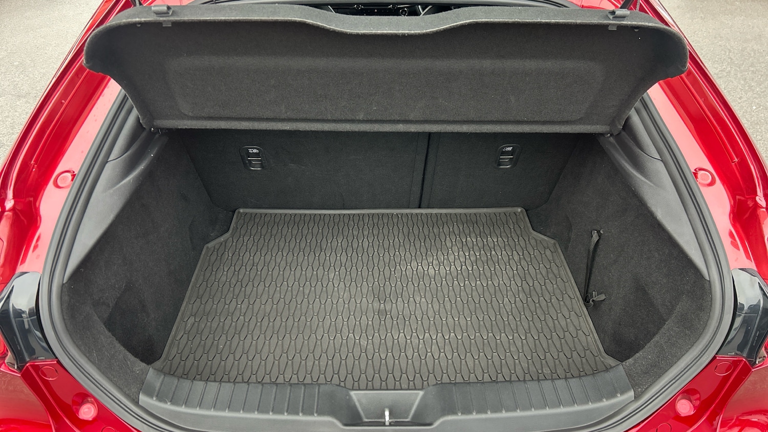 Used Mazda Mazda3 2019 for sale - 77639997: Photo 4