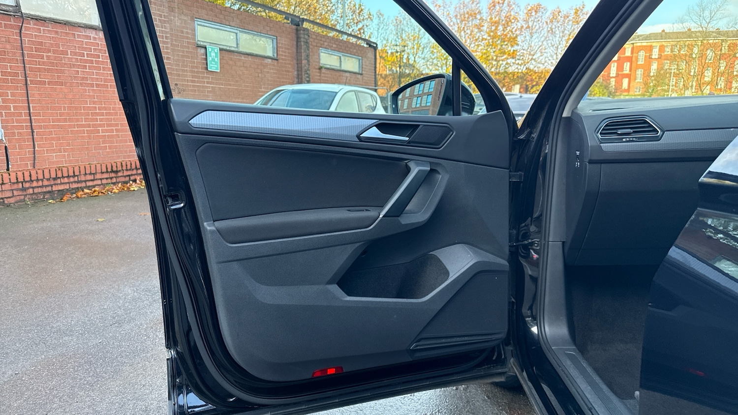 Used Volkswagen Tiguan 2021 for sale - 76525623: Photo 41