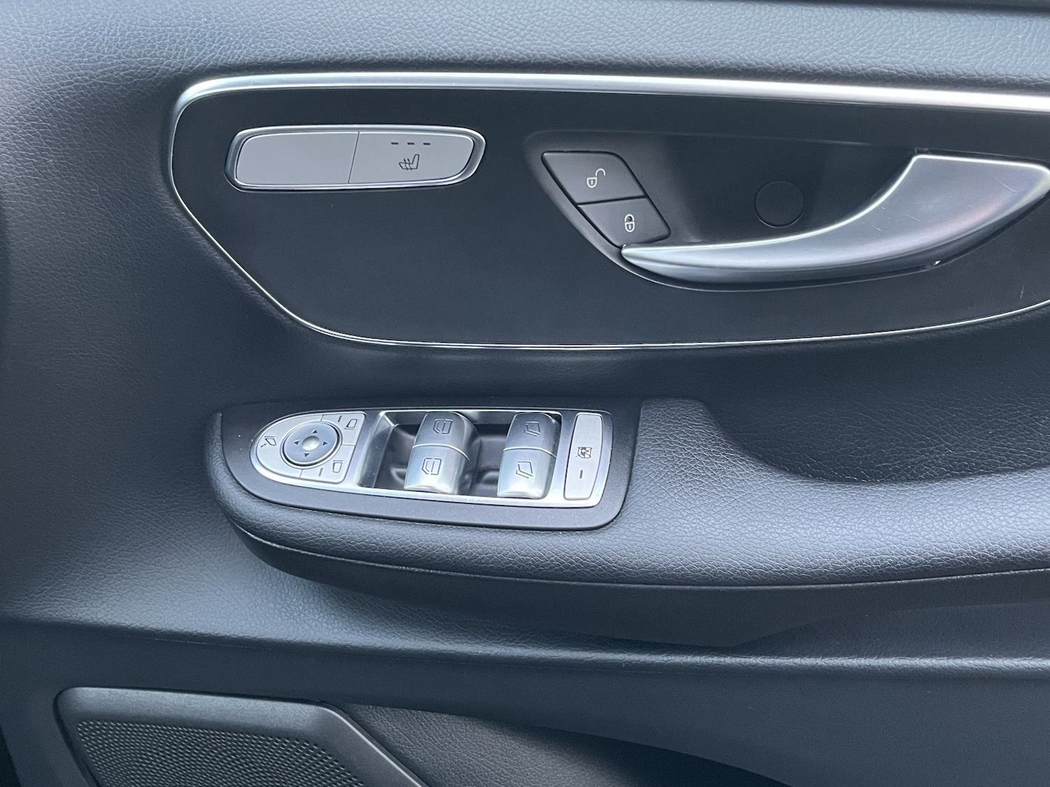 Used Mercedes-Benz V-Class 2015 for sale - 78018267: Photo 12