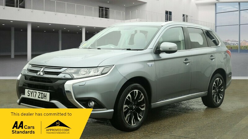 Used Mitsubishi Outlander 2017 for sale - 77213205: Photo 2