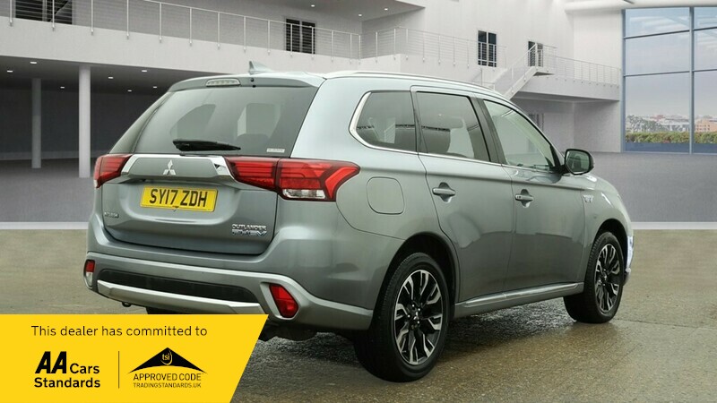 Used Mitsubishi Outlander 2017 for sale - 77213205: Photo 4