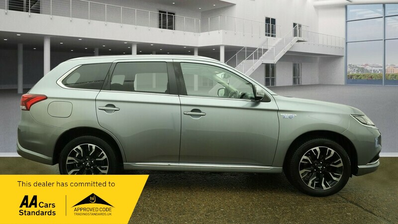 Used Mitsubishi Outlander 2017 for sale - 77213205: Photo 6