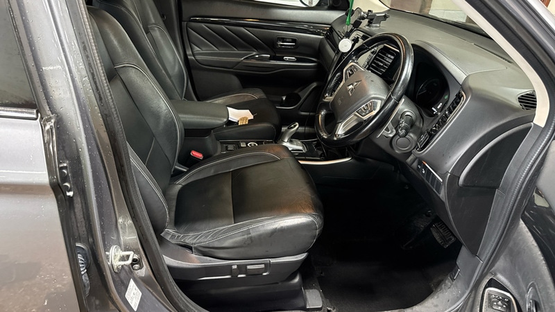 Used Mitsubishi Outlander 2017 for sale - 77213205: Photo 9