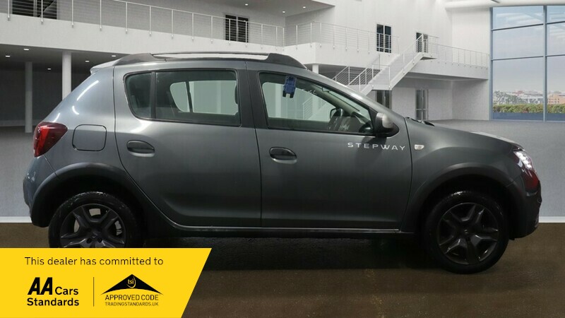 Used Dacia Sandero 2017 for sale - 76855328: Photo 6