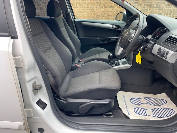 Used Vauxhall Astra 2010 for sale - 76245606: Photo 10