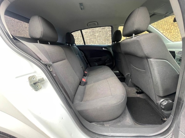 Used Vauxhall Astra 2010 for sale - 76245606: Photo 11