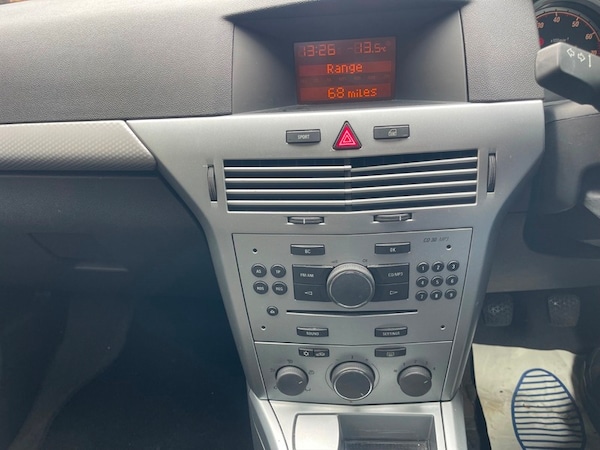Used Vauxhall Astra 2010 for sale - 76245606: Photo 13