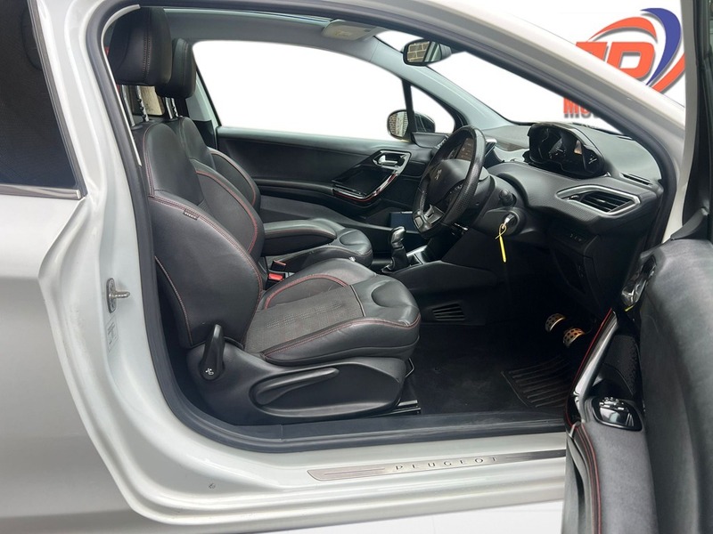 Used Peugeot 208 2017 for sale - 76148452: Photo 26
