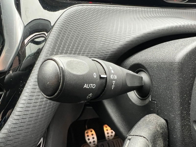 Used Peugeot 208 2017 for sale - 76148452: Photo 38