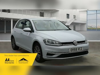Used Volkswagen Golf 2018 for sale - 76643127: Photo