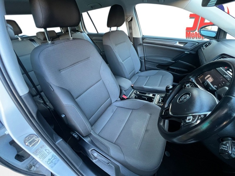 Used Volkswagen Golf 2018 for sale - 76643127: Photo 31