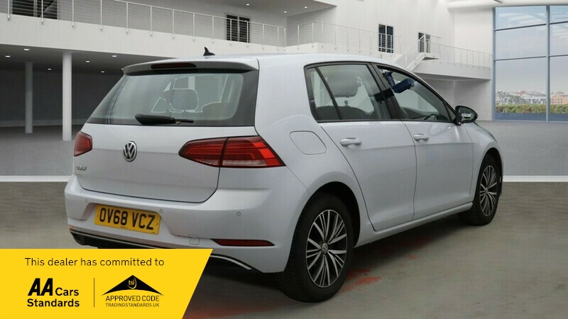 Used Volkswagen Golf 2018 for sale - 76643127: Photo 4