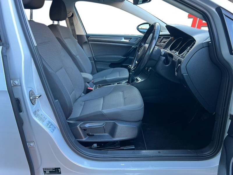 Used Volkswagen Golf 2018 for sale - 76643127: Photo 41