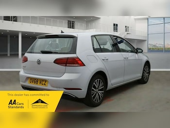 Used Volkswagen Golf 2018 for sale - 76643127: Photo