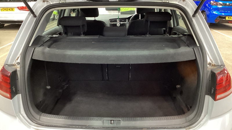 Used Volkswagen Golf 2018 for sale - 76643127: Photo 9