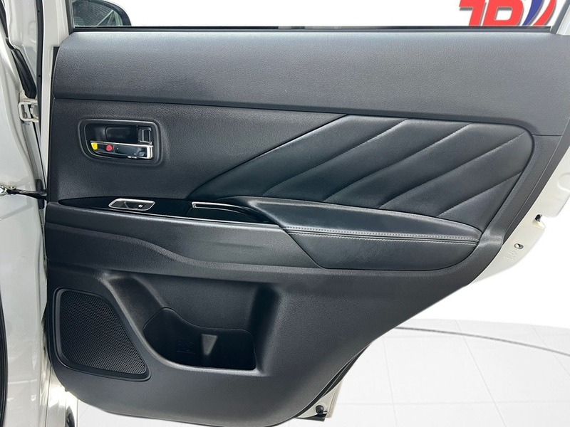 Used Mitsubishi Outlander 2015 for sale - 75924418: Photo 40