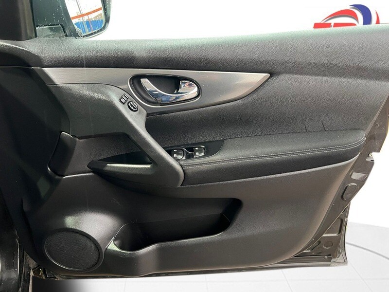 Used Nissan Qashqai 2017 for sale - 75833289: Photo 32