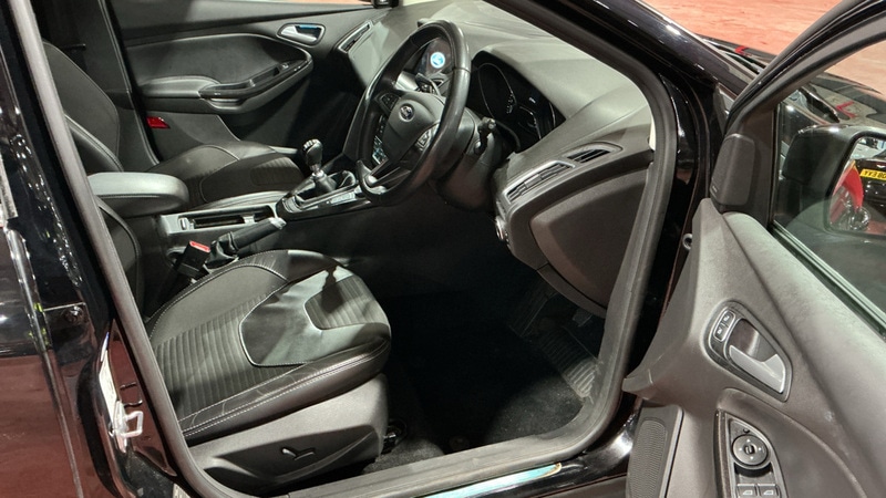 Used Ford Focus 2017 for sale - 76896619: Photo 9