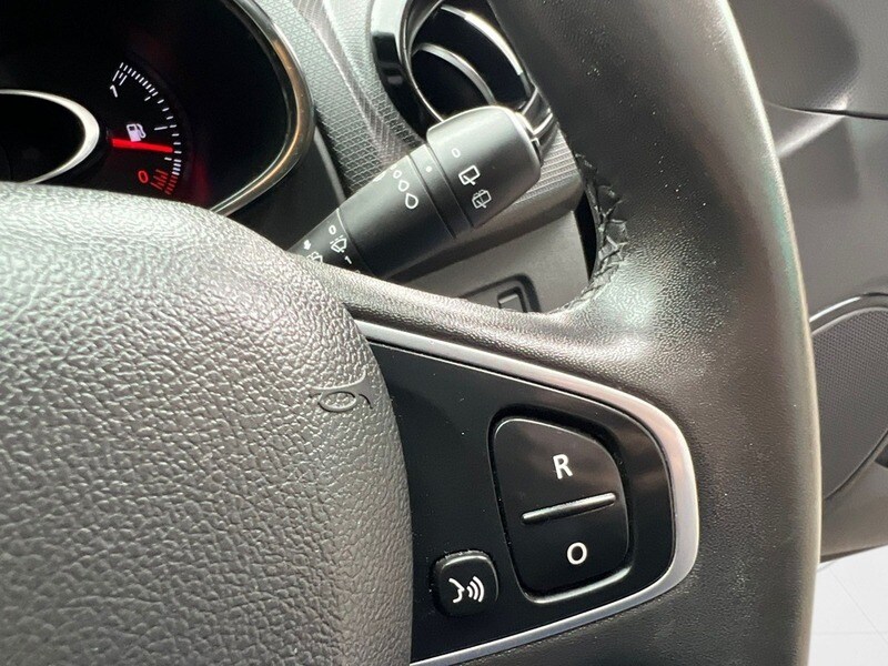 Used Renault Clio 2018 for sale - 75986958: Photo 30