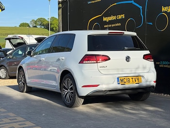 Used Volkswagen Golf 2018 for sale - 78429937: Photo