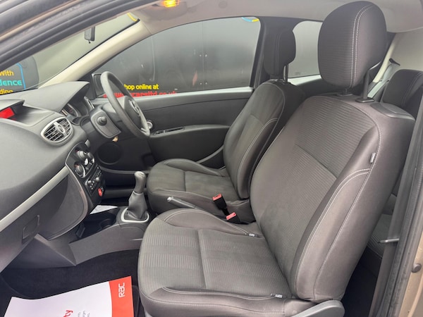 Used Renault Clio 2011 for sale - 76166766: Photo 14