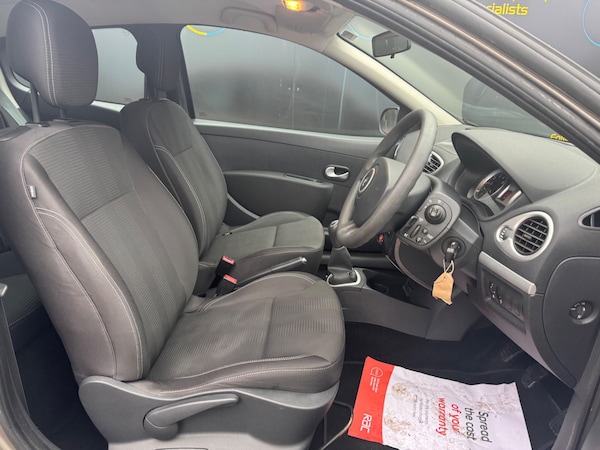 Used Renault Clio 2011 for sale - 76166766: Photo 18