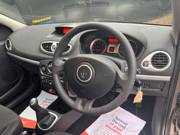 Used Renault Clio 2011 for sale - 76166766: Photo 19