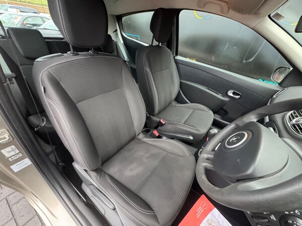 Used Renault Clio 2011 for sale - 76166766: Photo 20