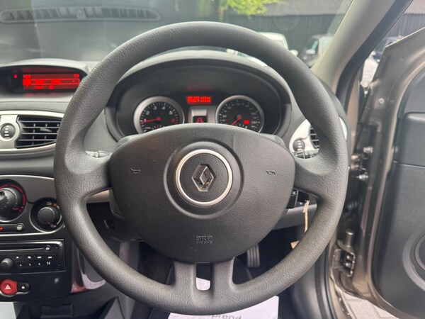 Used Renault Clio 2011 for sale - 76166766: Photo 21