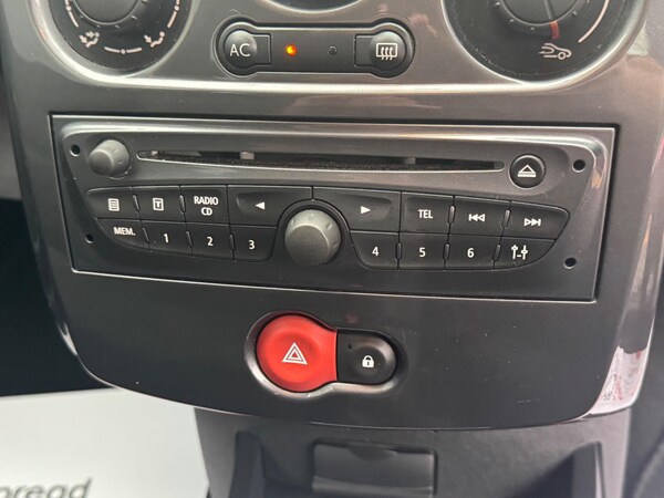 Used Renault Clio 2011 for sale - 76166766: Photo 24