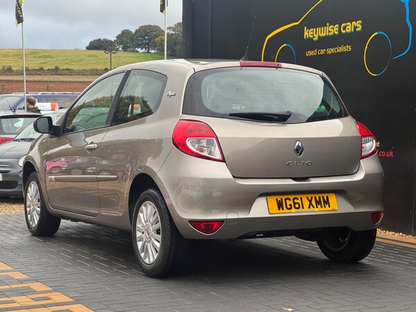 Used Renault Clio 2011 for sale - 76166766: Photo 3