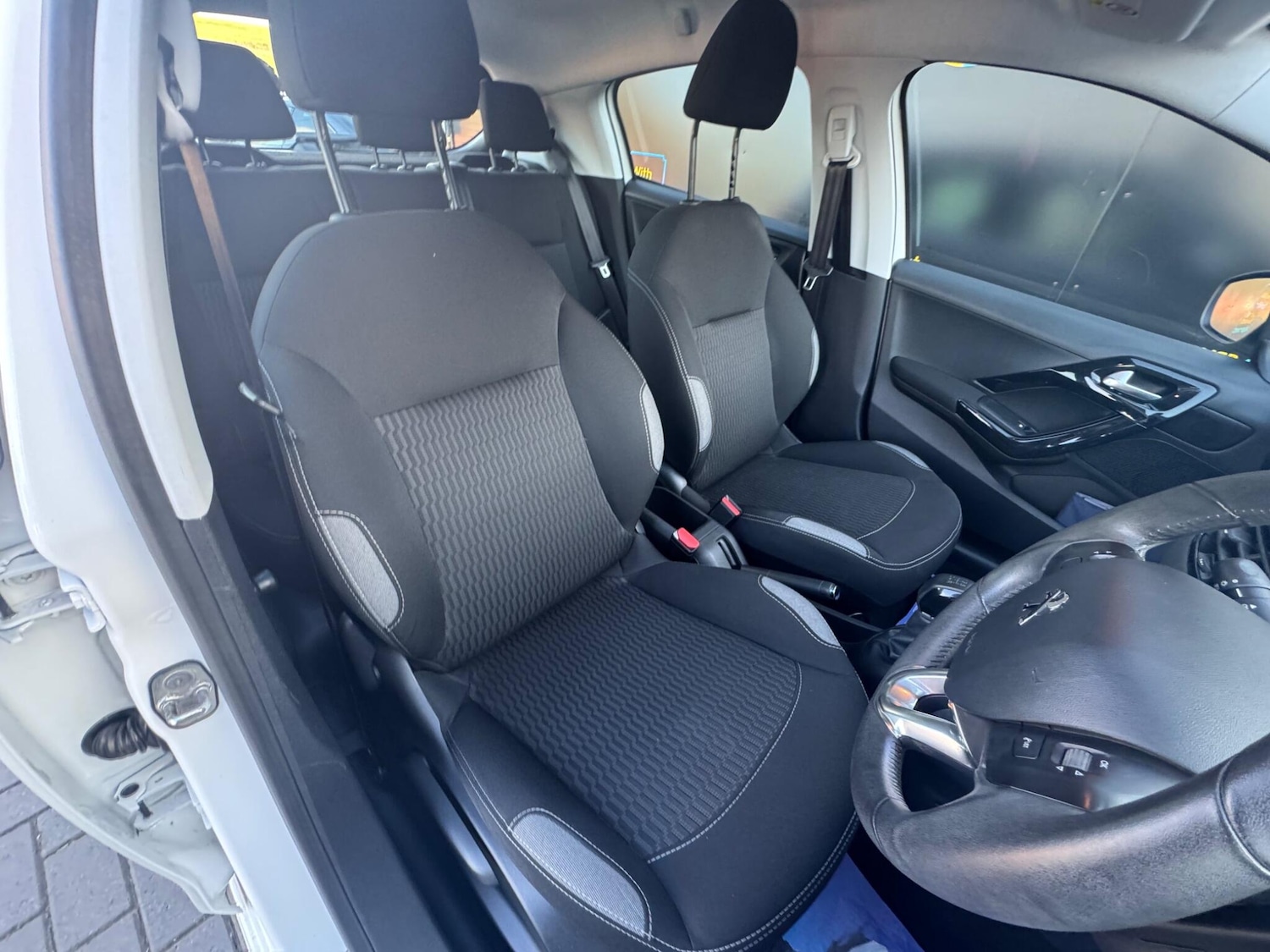 Used Peugeot 208 2016 for sale - 77658090: Photo 19