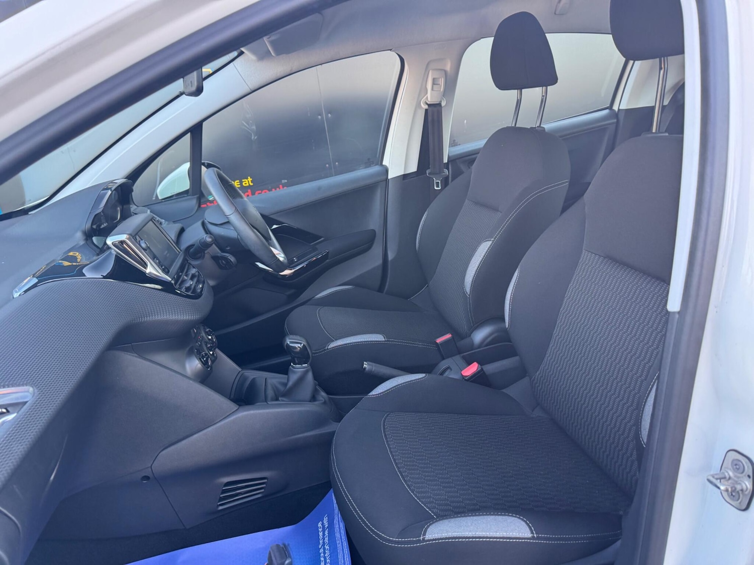 Used Peugeot 208 2016 for sale - 77658090: Photo 21