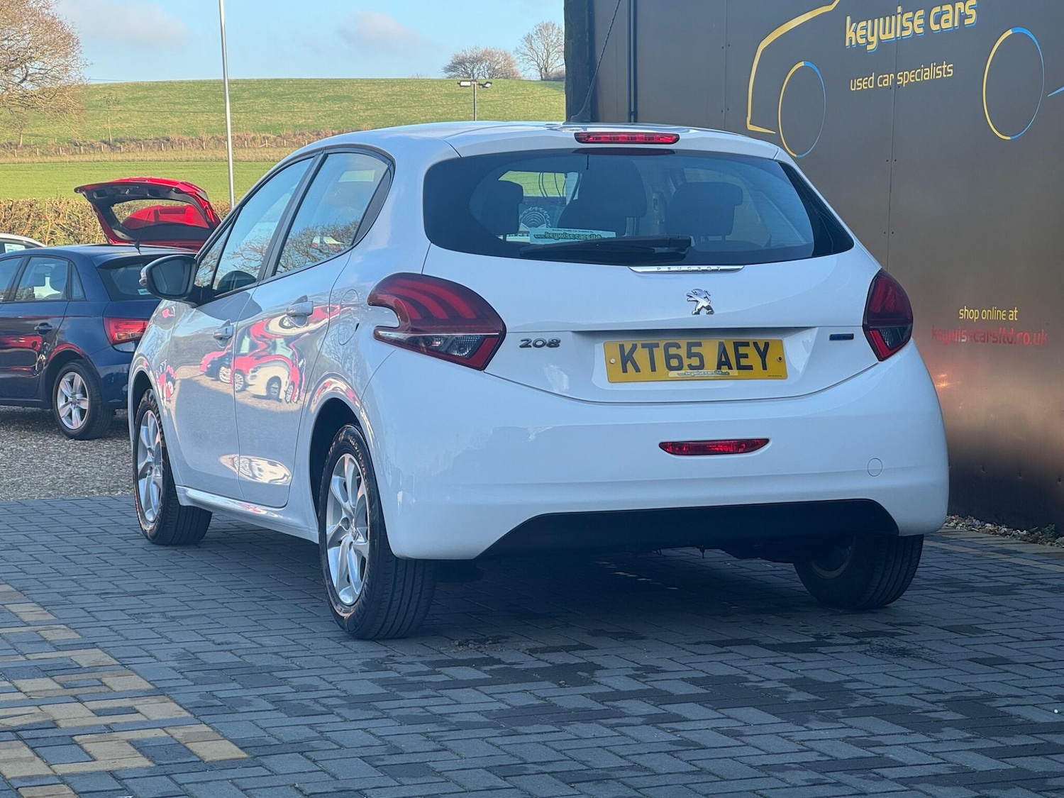 Used Peugeot 208 2016 for sale - 77658090: Photo 3