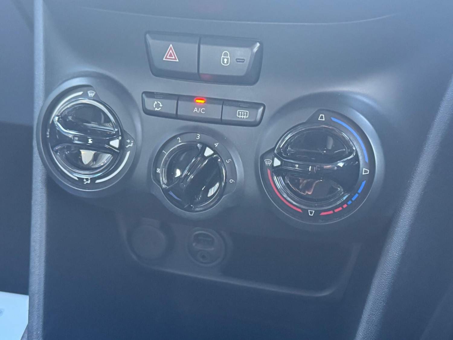 Used Peugeot 208 2016 for sale - 77658090: Photo 33